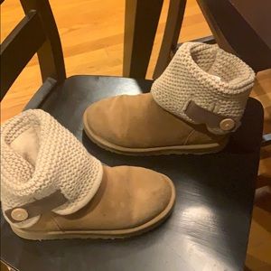 Ugg boots with knit foldable top